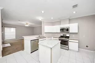 4330 E Meadows Dr, Sugar Land, TX 77479 - Photo 17