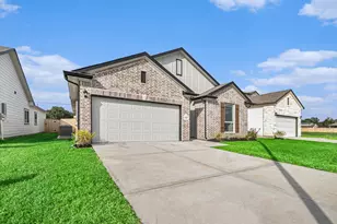 3747 Crawford St, Bay City, TX 77414 - Photo 3