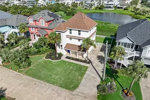 13514 Windlass Cir, Galveston, TX 77554 - Photo 31