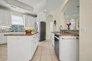 13514 Windlass Cir, Galveston, TX 77554 - Photo 13