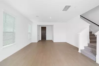 5663 Sanderling Circle, Hitchcock, TX 77563 - Photo 3