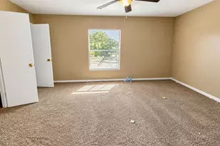 1403 Blalock Rd, Houston, TX 77055 - Photo 9
