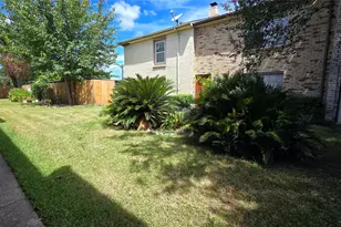 1403 Blalock Rd, Houston, TX 77055 - Photo 11