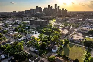 411 N Live Oak St, Houston, TX 77003 - Photo 1