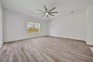 305 Crooked Pine Court, Conroe, TX 77304 - Photo 15