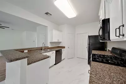 305 Crooked Pine Court, Conroe, TX 77304 - Photo 3