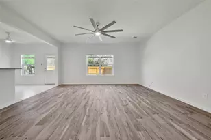 305 Crooked Pine Court, Conroe, TX 77304 - Photo 5