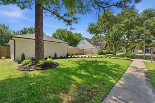 2207 Crystal Hills Dr, Houston, TX 77077 - Photo 47