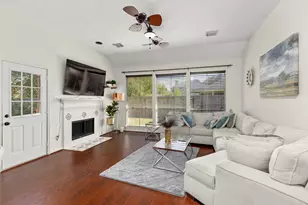723 Avery Dr, Sugar Land, TX 77479 - Photo 9