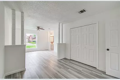 5727 Longforest Drive, Houston, TX 77088 - Photo 7