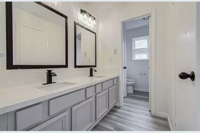 5727 Longforest Drive, Houston, TX 77088 - Photo 9