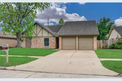 5727 Longforest Drive, Houston, TX 77088 - Photo 1