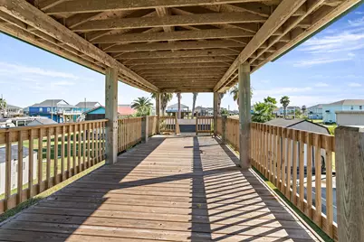 946 Meynig Drive, Crystal Beach, TX 77650 - Photo 9