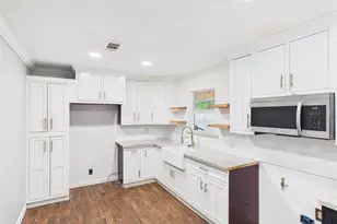 9770 Shepherd Dr, Beaumont, TX 77707 - Photo 11