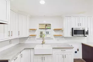 9770 Shepherd Dr, Beaumont, TX 77707 - Photo 13