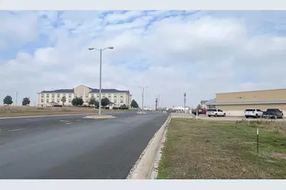 44 East Avenue, Schulenburg, TX 78956 - Photo 9