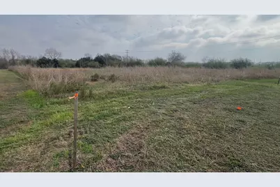 44 East Avenue, Schulenburg, TX 78956 - Photo 3