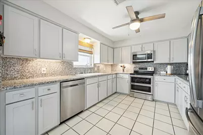 15 S Curlew Street, La Marque, TX 77568 - Photo 9