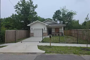 3202 McIlhenny St, Houston, TX 77004 - Photo 1