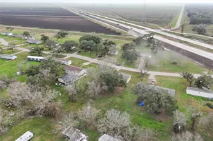 115 Country Oaks St, Brazoria, TX 77422 - Photo 39