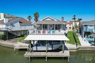 210 Sampan Dr, Galveston, TX 77554 - Photo 1