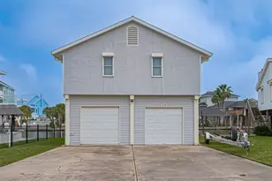 210 Sampan Dr, Galveston, TX 77554 - Photo 3