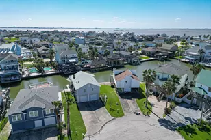 210 Sampan Dr, Galveston, TX 77554 - Photo 43