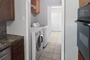 6402 Gaffney Dr, Jones Creek, TX 77541 - Photo 9