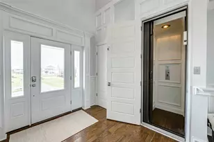 3232 Gulf Castle Dr, Crystal Beach, TX 77650 - Photo 11