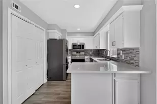 1221 Cedar Post Ln, Houston, TX 77055 - Photo 5