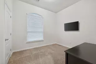 654 W Linnwood Dr, Woodbranch, TX 77357 - Photo 3