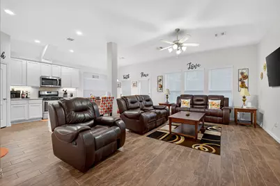 654 W Linnwood Drive, Woodbranch, TX 77357 - Photo 7