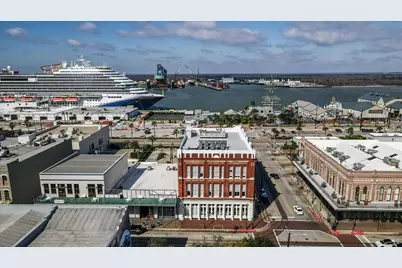 2206 Strand #302, Galveston, TX 77550 - Photo 39