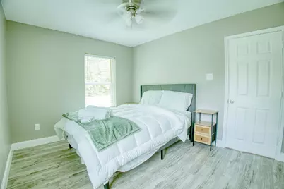 8150 Herschelwood Street, Houston, TX 77033 - Photo 17