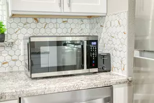8150 Herschelwood St, Houston, TX 77033 - Photo 9
