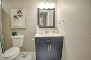 8150 Herschelwood St, Houston, TX 77033 - Photo 21