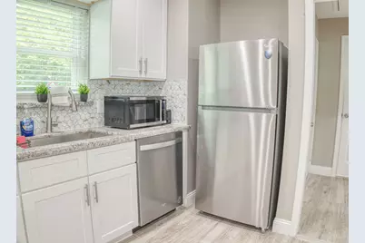 8150 Herschelwood Street, Houston, TX 77033 - Photo 7