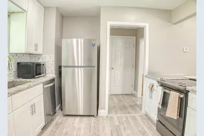8150 Herschelwood Street, Houston, TX 77033 - Photo 5