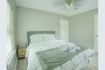 8150 Herschelwood Street, Houston, TX 77033 - Photo 17