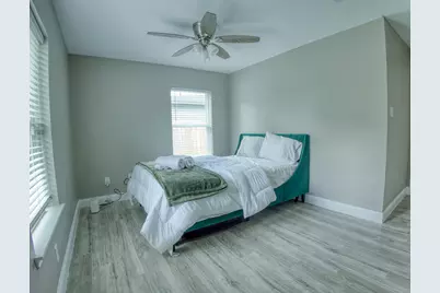 8150 Herschelwood Street, Houston, TX 77033 - Photo 19