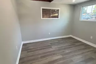 907 Fortune Dr, Baytown, TX 77520 - Photo 5