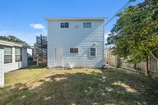 429 19th Ave N, Texas City, TX 77590 - Photo 13