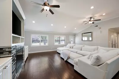 411 E Norris Street, El Campo, TX 77437 - Photo 5