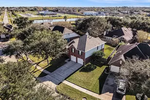 3223 Crescent Bay Dr, League City, TX 77573 - Photo 3