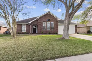 504 Teal Dr, Dickinson, TX 77539 - Photo 1
