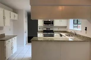 3422 Creek Manor Dr, Houston, TX 77339 - Photo 3