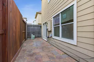 1303 Sherwood Point Ln, Houston, TX 77043 - Photo 49