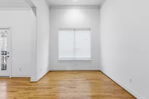 1303 Sherwood Point Ln, Houston, TX 77043 - Photo 23