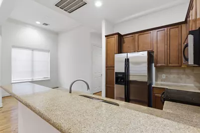 1303 Sherwood Point Lane, Houston, TX 77043 - Photo 19