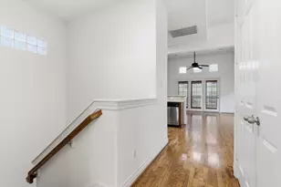 1303 Sherwood Point Ln, Houston, TX 77043 - Photo 7